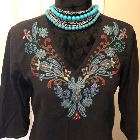 Sara Studio brand Embroidered V-neck tunic - Picture 2 of 6